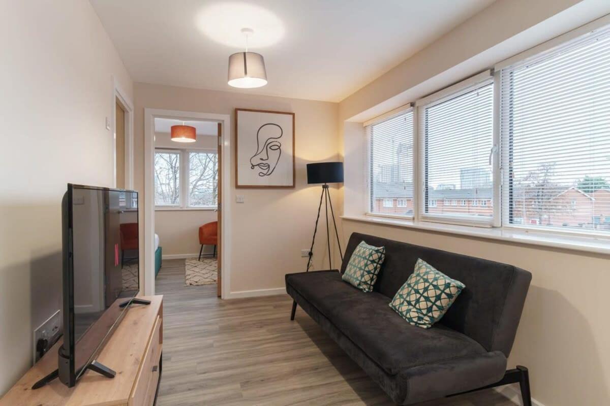 Fantastic 1 Bed Flat Manchester - Sleeps 3 Экстерьер фото