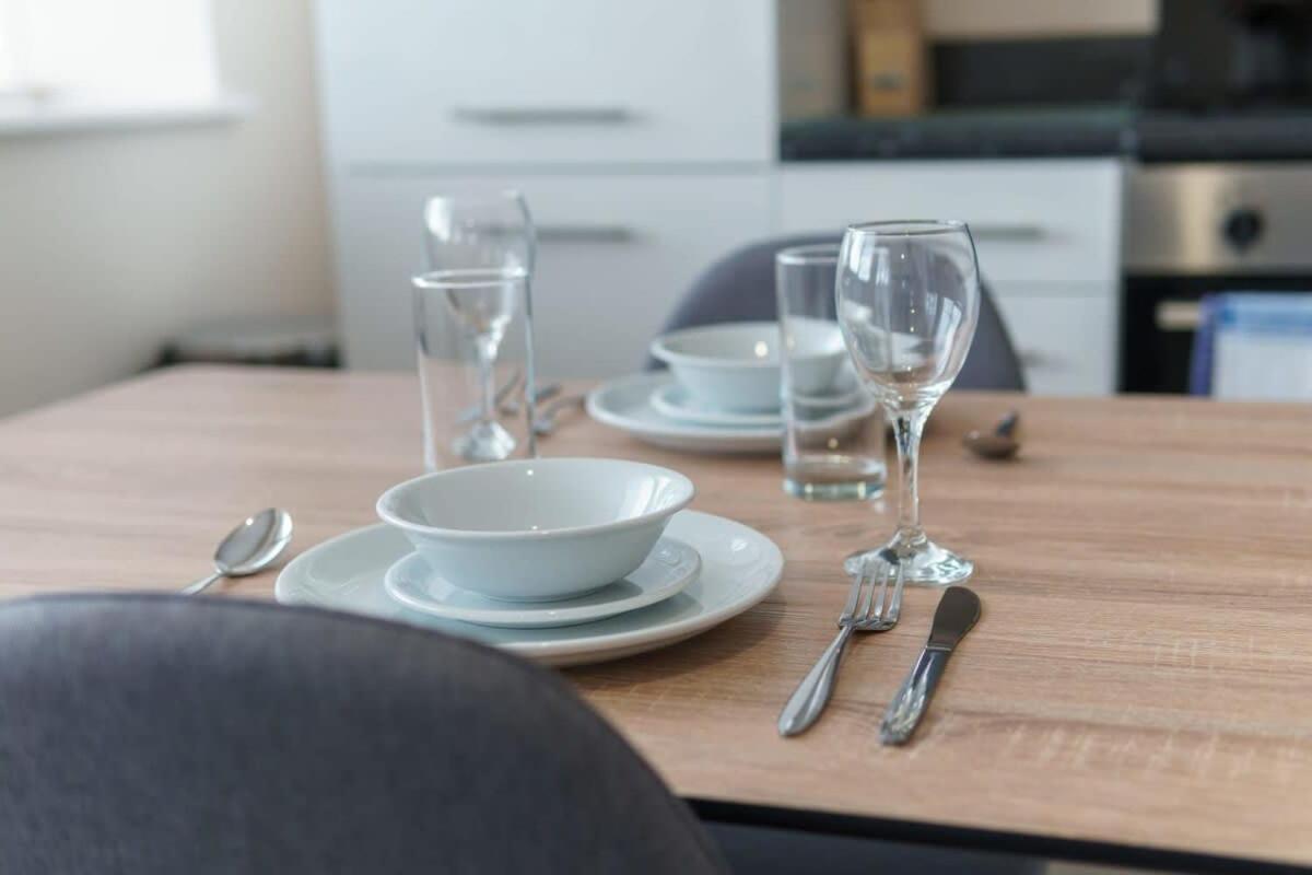 Fantastic 1 Bed Flat Manchester - Sleeps 3 Экстерьер фото